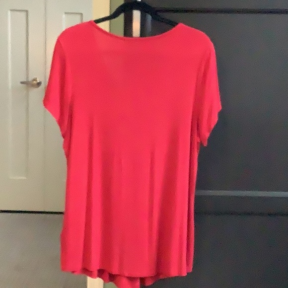 Cute red Tunic with pintucked front details Size Lg - Picture 4 of 7